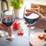 SAN VALENTINO 2025: IL VINO SARA' PROTAGONISTA IN TAVOLA, PREFERITO DAL 42% DEGLI ITALIANI